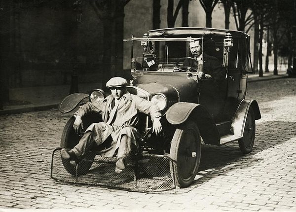 8.Car-with-shovel-for-pedestrians-paris-1924