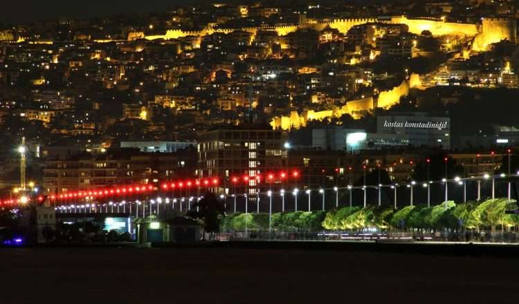 Η Νέα Παραλία Θεσσαλονίκης τη νύχτα: πανέμορφη και μυστηριώδης!