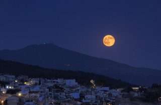 ©Konstantinos Tamateas‎: στο Πανόραμα με φεγγάρι