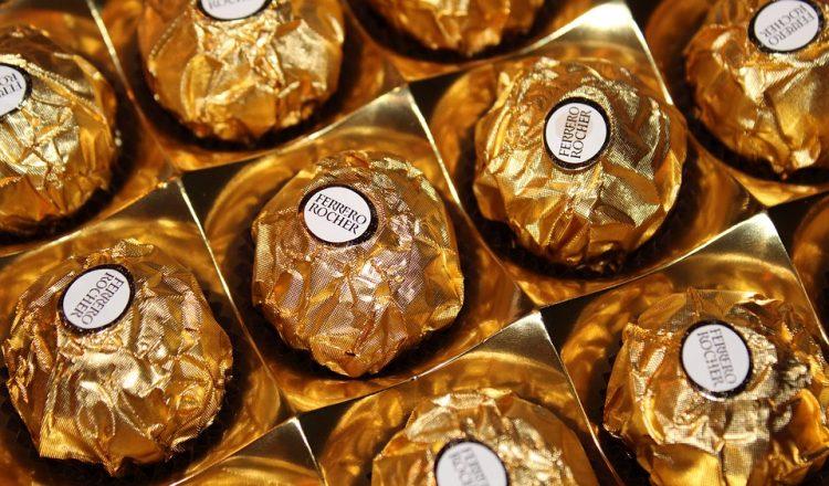 Ferrero Rocher: Φτιάξε εύκολα τα δικά σου σοκολατάκια