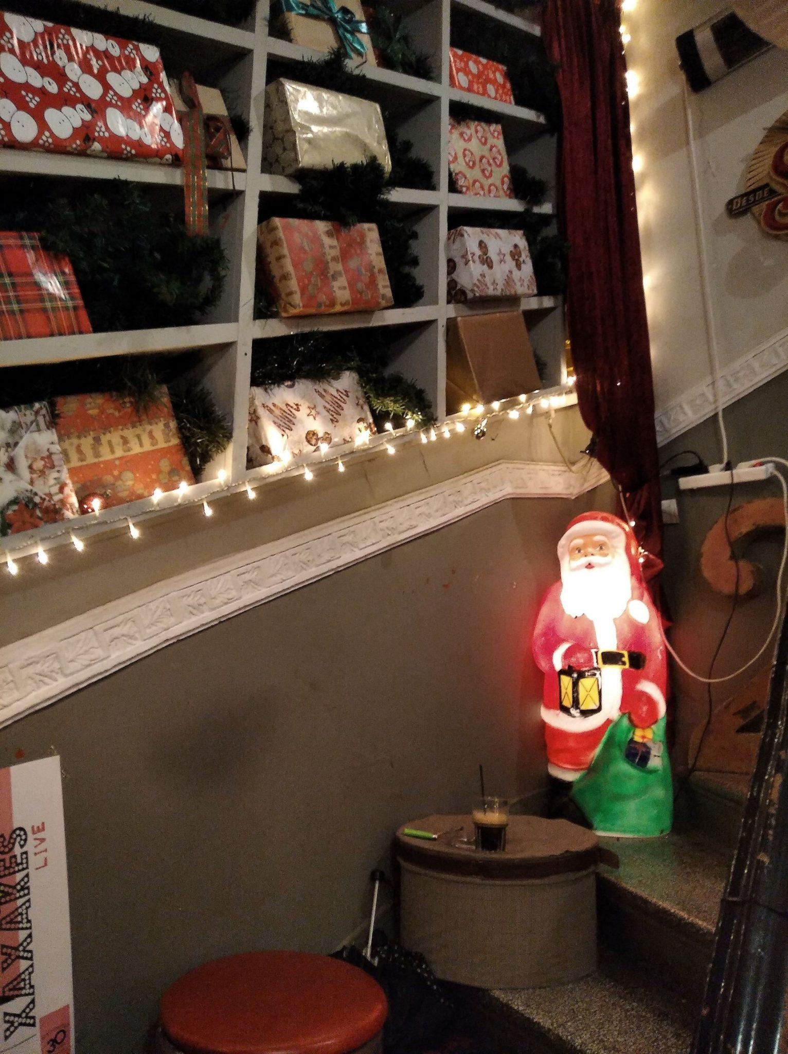 Διατηρητέο | Τα Χριστούγεννα "φώλιασαν" στο πιο ζεστό καφέ της Ικτίνου