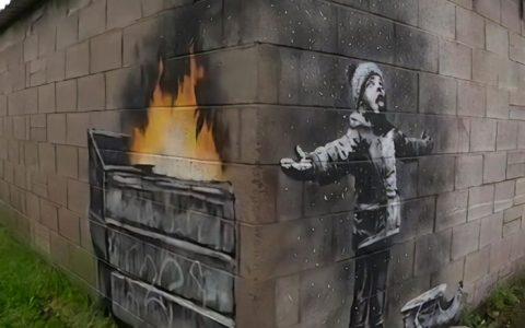 Banksy | Το χριστουγεννιάτικο έργο του street artist είναι γροθιά στο στομάχι