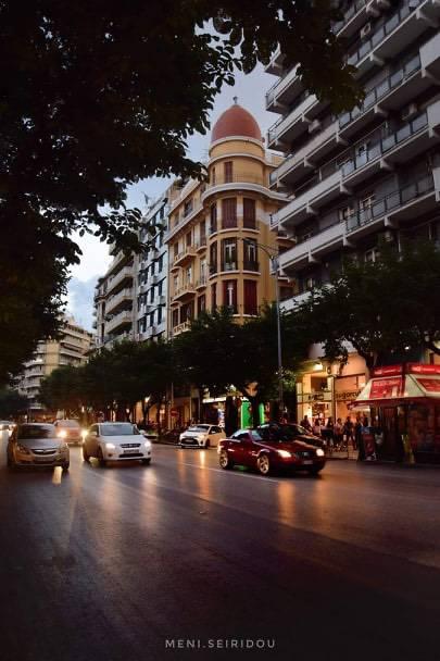 Τα εξαιρετικά αστικά κτήρια με τρούλους της Θεσσαλονίκης