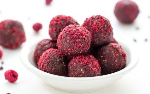 Vegan / νηστίσιμες εξαιρετικές τρούφες σοκολάτας με raspberries πολύ εύκολες