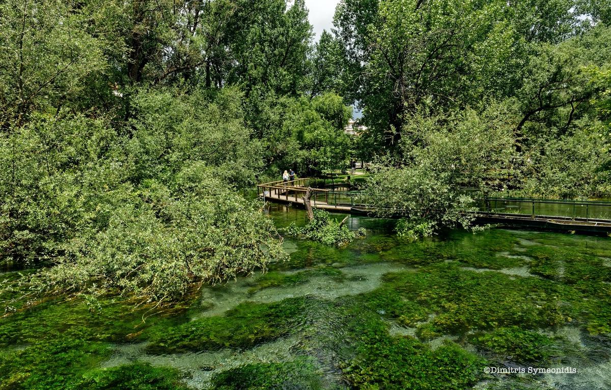 Ο ωραιότερος  κήπος της Ελλάδας, με πράσινα νερά στο κέντρο της πόλης! Δράμα και Αγία Βαρβάρα