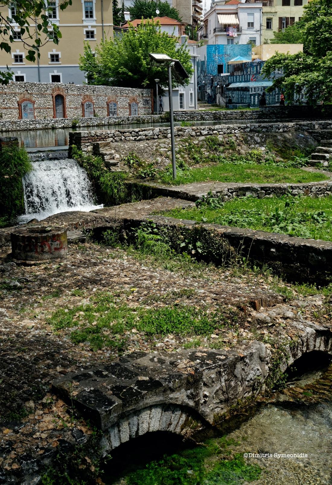 Ο ωραιότερος  κήπος της Ελλάδας, με πράσινα νερά στο κέντρο της πόλης! Δράμα και Αγία Βαρβάρα