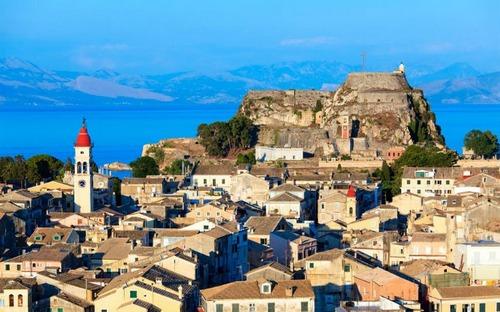 Τα 10 πιο μεγαλοπρεπή κάστρα της Ελλάδας