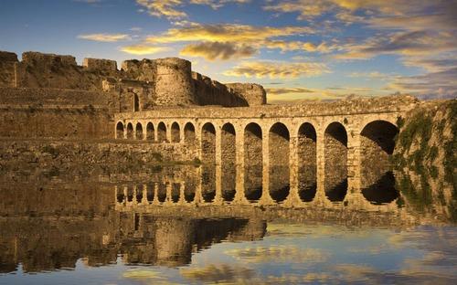 Τα 10 πιο μεγαλοπρεπή κάστρα της Ελλάδας