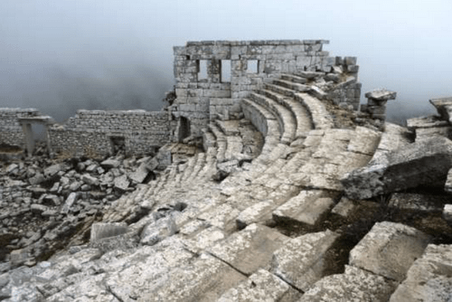 Ένα απίστευτο ταξίδι στο ψηλότερο θέατρο του αρχαίου κόσμου!