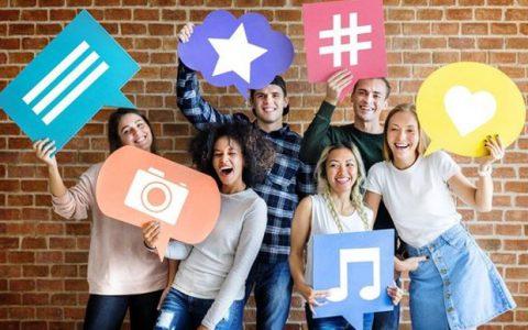 Μέσα κοινωνικής δικτύωσης και έφηβοι, από τον Ηλία Γιαννακόπουλο