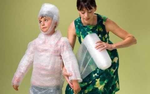 Πώς να αναγνωρίζουμε και να διαχειριζόμαστε την εξάρτηση των παιδιών από τους γονείς